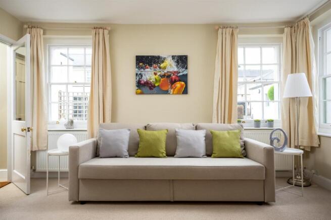 20 - Bibury cottage - GL52 6HG - L Web.jpg