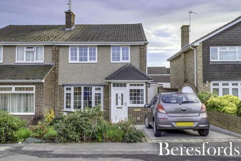 Poppy Close, Pilgrims Hatch, CM15