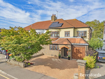 Pettits Lane, Romford, RM1
