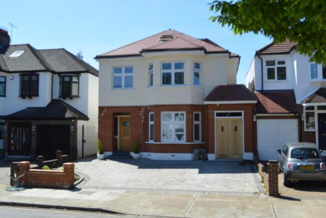Lake Rise, Romford, RM1, RM14EF | Property for sale reviews, ratings, track prices, house valuation of 5 bedroom detached house for sale in Lake Rise, Romford, RM1 Lake Rise, Romford, RM1 | Compare property for sale reviews & ratings, track property prices of 5 bedroom detached house for sale in Lake Rise, Romford, RM1
