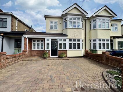 Albany Road, Hornchurch, RM12