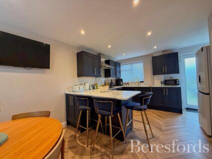 Carisbrooke Close, Hornchurch, RM11