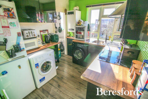 Station Road, West Horndon, CM13