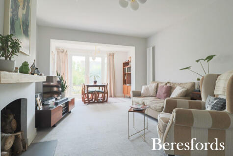 Sunnycroft Gardens, Upminster, RM14