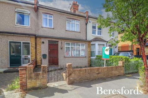 St. Lawrence Road, Upminster, RM14