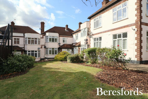 Highview Gardens, Upminster, RM14
