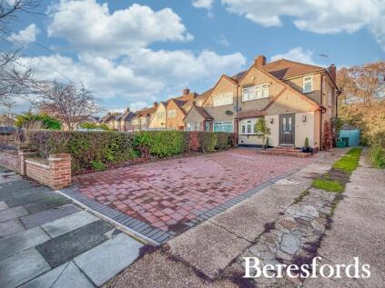 Fleet Close, Upminster, RM14