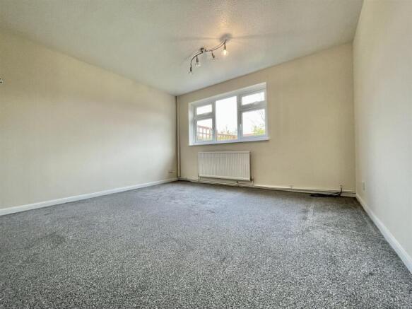 141 Blackden Walk Bedroom 1.jpeg