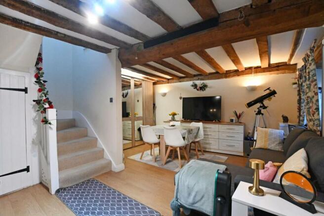 SITTING/DINING ROOM