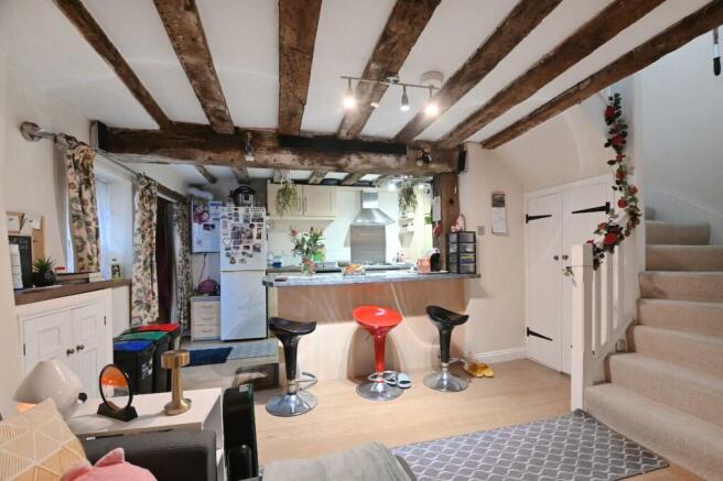 SITTING/DINING ROOM