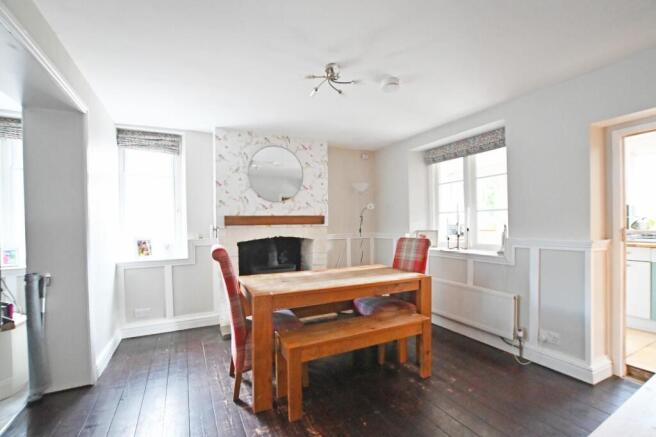 DINING ROOM.JPG
