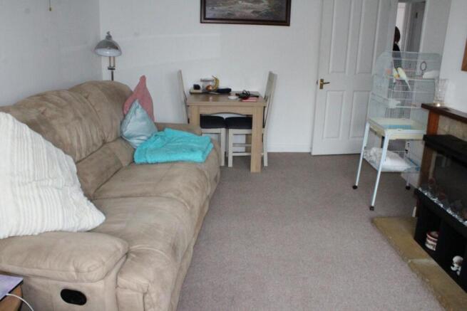 SITTING/DINING ROOM