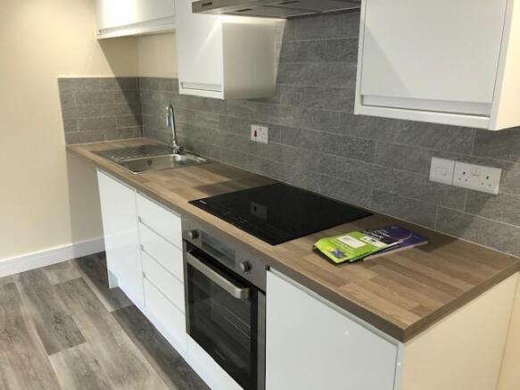 OPEN PLAN KITCHEN/SITTING ROOM