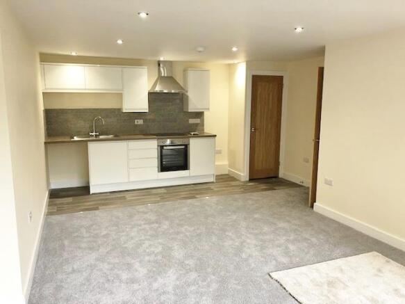 OPEN PLAN KITCHEN/SITTING ROOM
