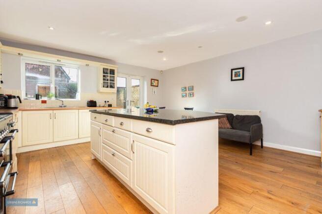 Kitchen/Breakfast Room