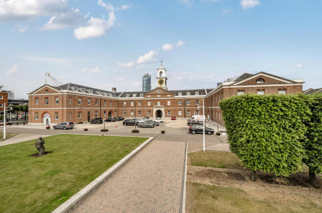 1329401-19-6883b4...