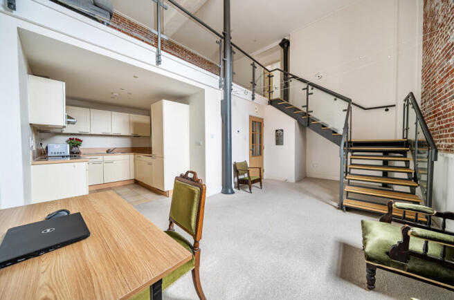 1329401-7-6883b13...