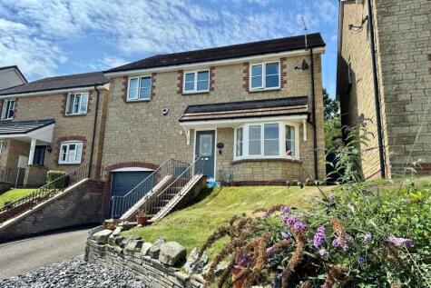 Talmena Avenue, Wadebridge, PL27