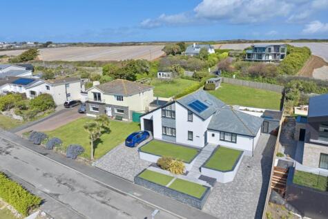 Arundell, Mawgan Porth, TR8