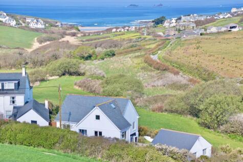 Hillside, Treyarnon Bay, PL28