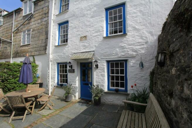3 Bedroom Cottage For Sale In Fore Street Port Isaac Cornwall
