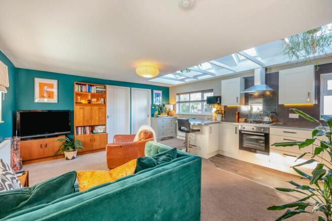 4a - Kitchen / Dining / Living room