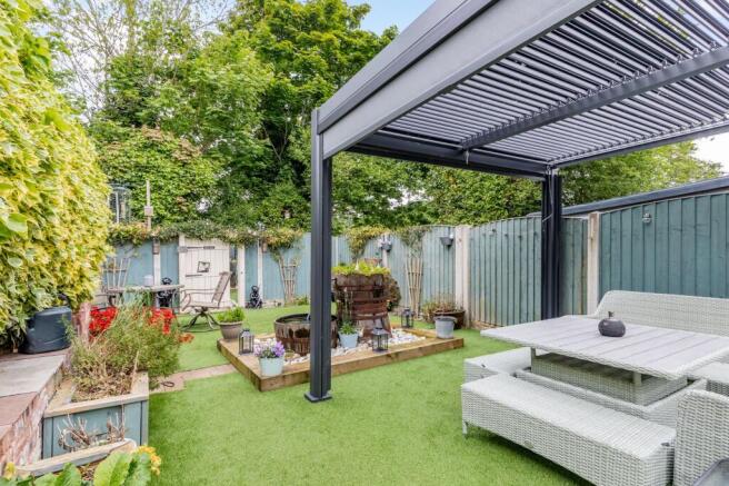 Garden to rear