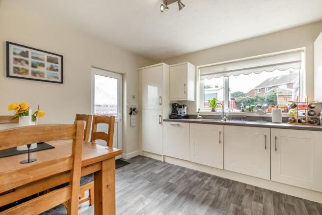 Kitchen/ dining room
