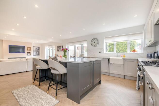 Kitchen/dining/family room