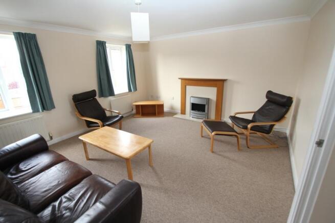 123MA 020 Living Room 1(S).JPG