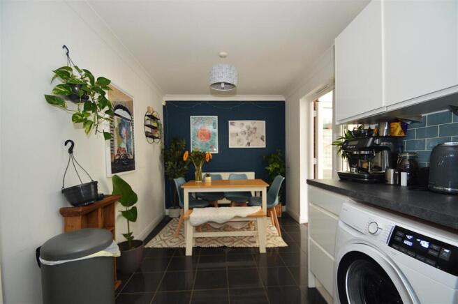 49 Trubshaw Close (2).JPG