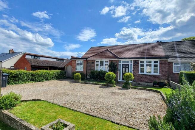 FRONT GARDEN & DRIVEWAY