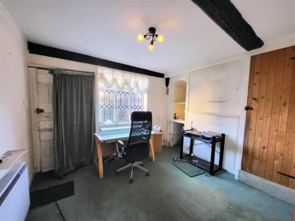 SITTING ROOM