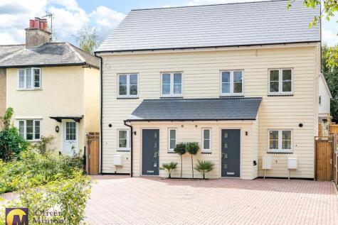 CHAIN FREE - Buntingford Road, Puckeridge, Herts