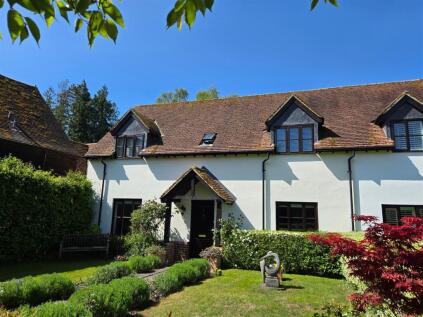 CHAIN FREE immaculate house - Hamels Park Barns, nr Buntingford