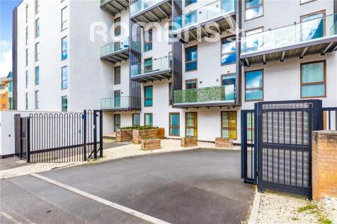 Farnborough Road, Farnborough, Hampshire