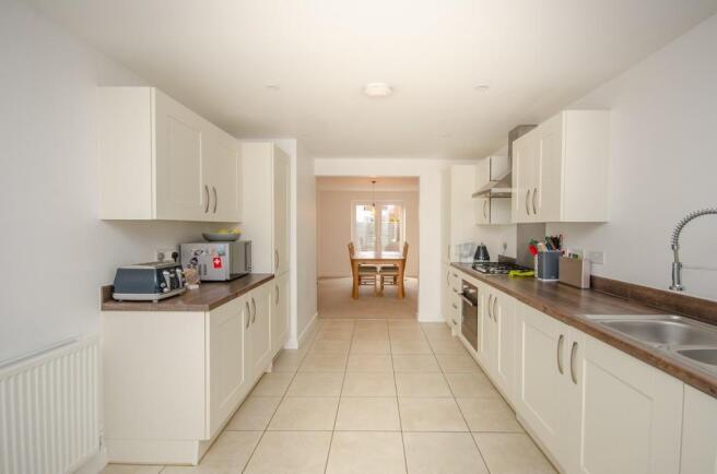 Kitchen pic 2.jpg