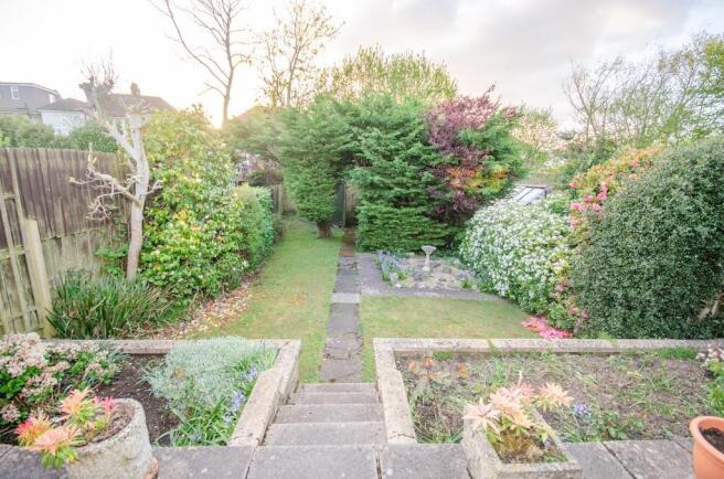 Rear garden pic 2.jpg