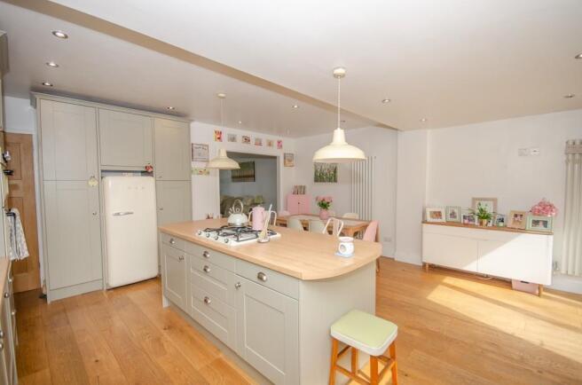 Kitchen-diner pic 2.jpg