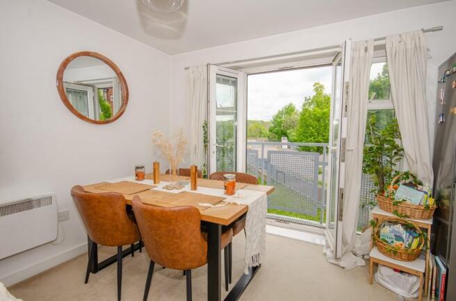Dining area pic 2.jpg