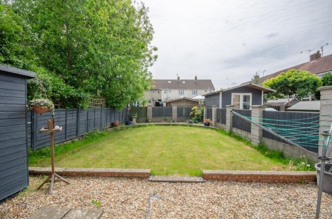 Rear garden pic 2.jpg