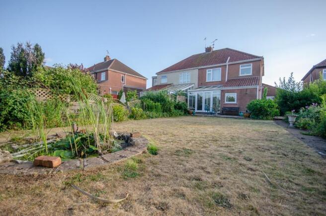 Rear garden pic 2.jpg