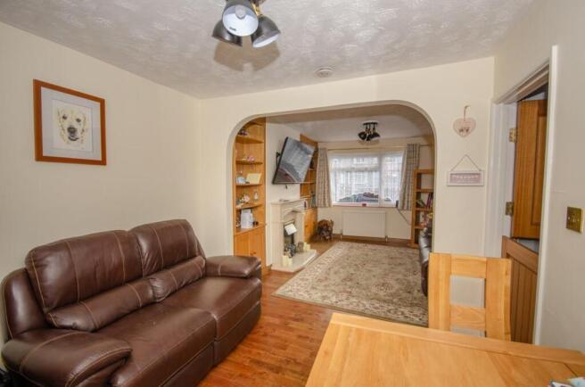 Dining room pic 2.jpg