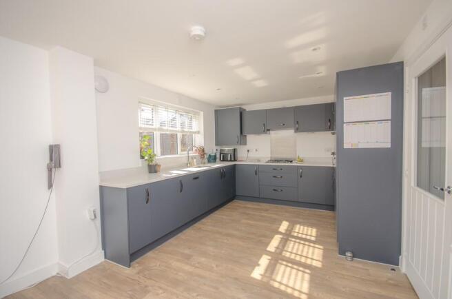 Kitchen pic 2.jpg