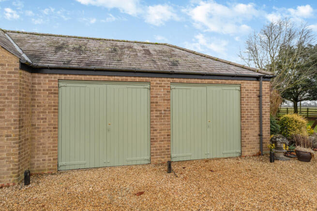 8578894-exterior2...