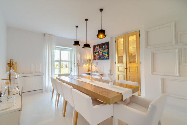 8578894-interior0...