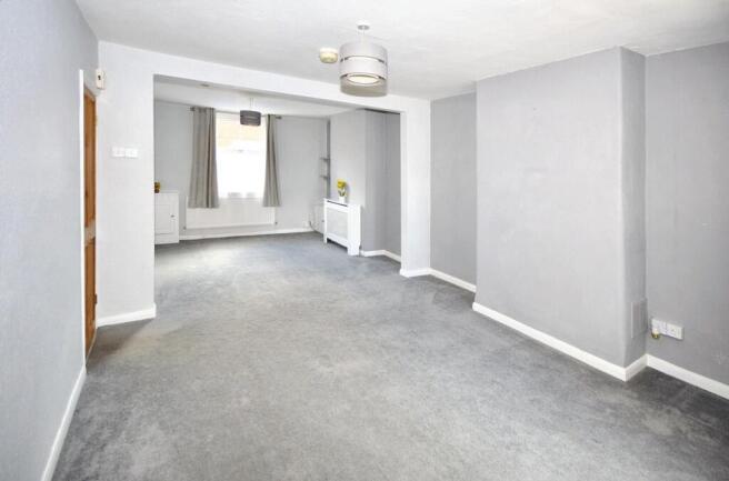 Lounge/ Dining Room