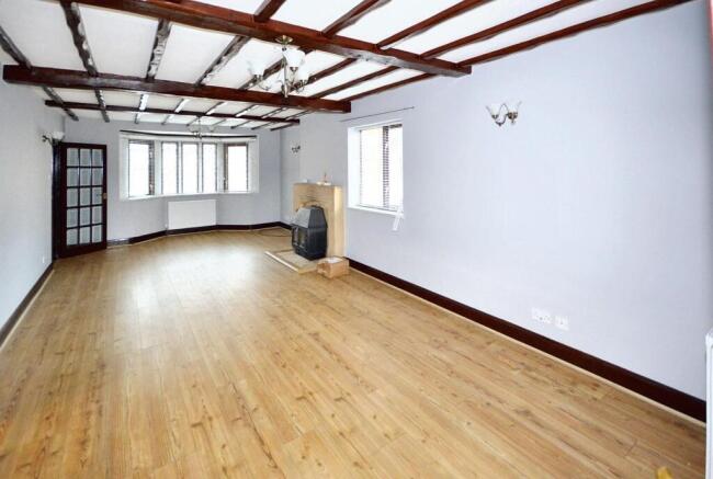Lounge/Dining Room
