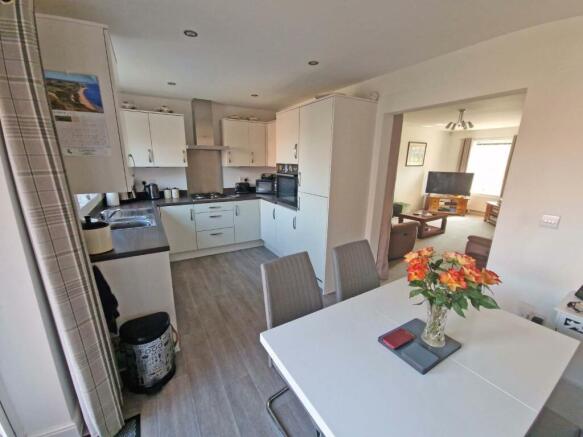 kitchen1.jpg