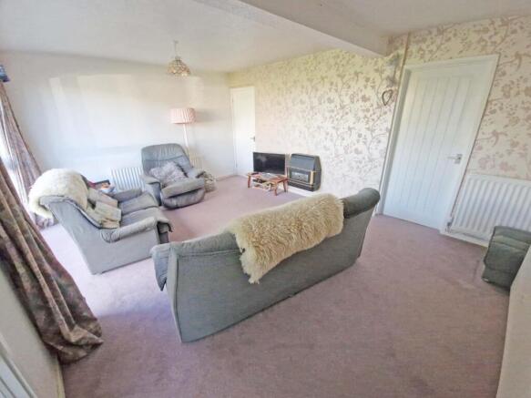 lounge1.jpg